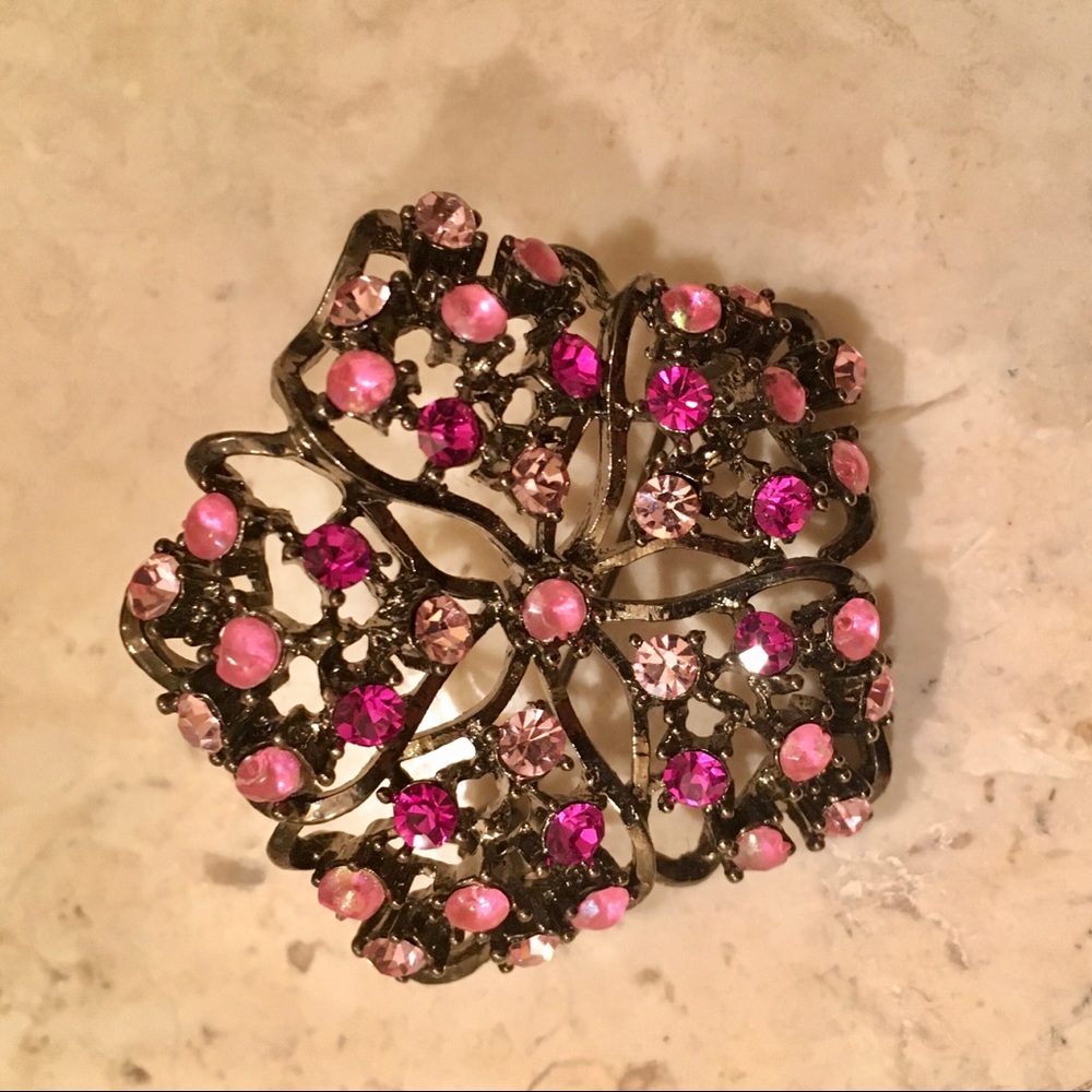 Crystal Elegant Brooch / Pin